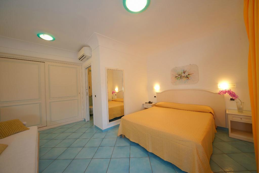 Le Canne Family Resort & Spa Forio di Ischia Værelse billede